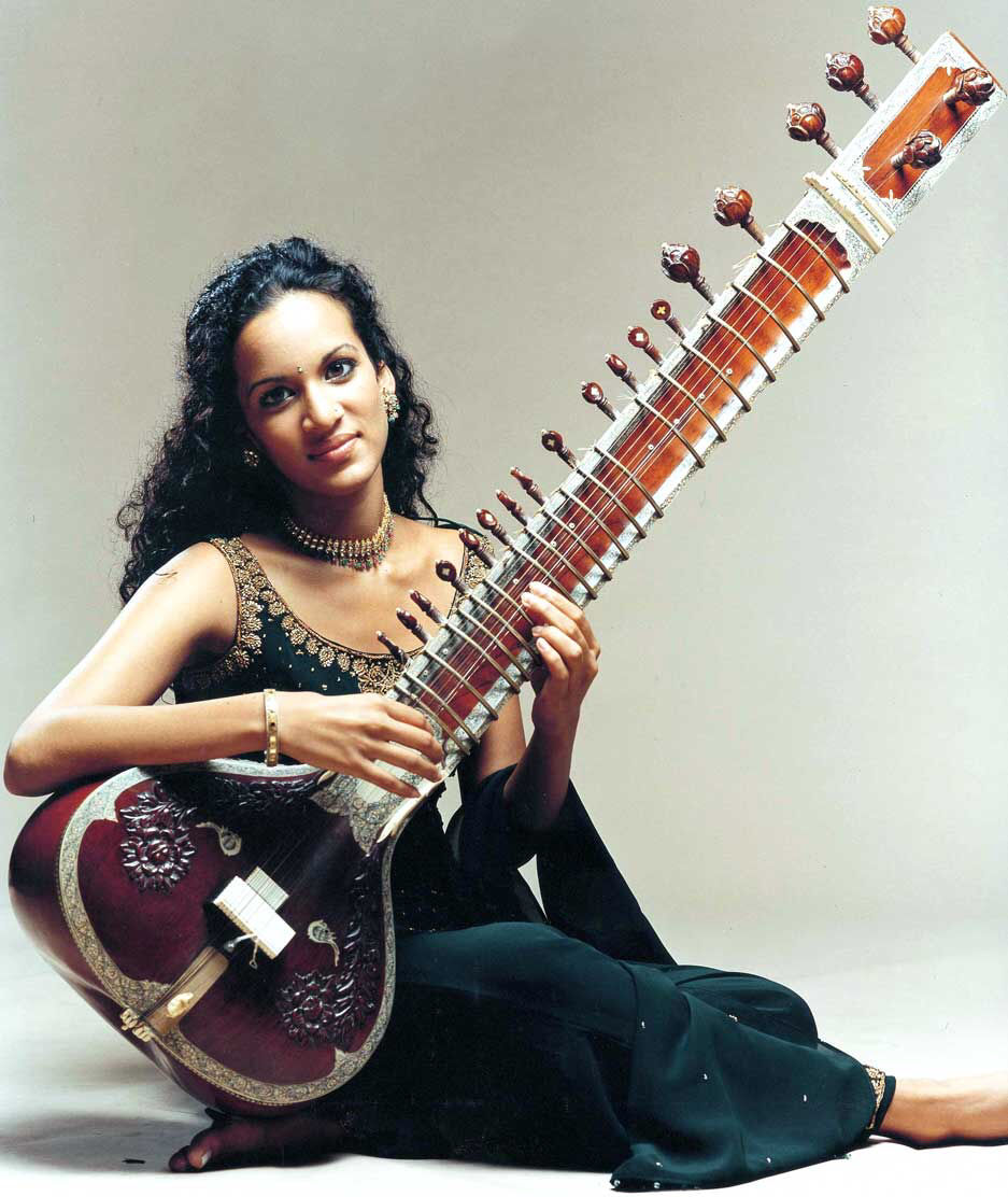 EL SITAR ES UN INSTRUMENTO TÍPICO DE