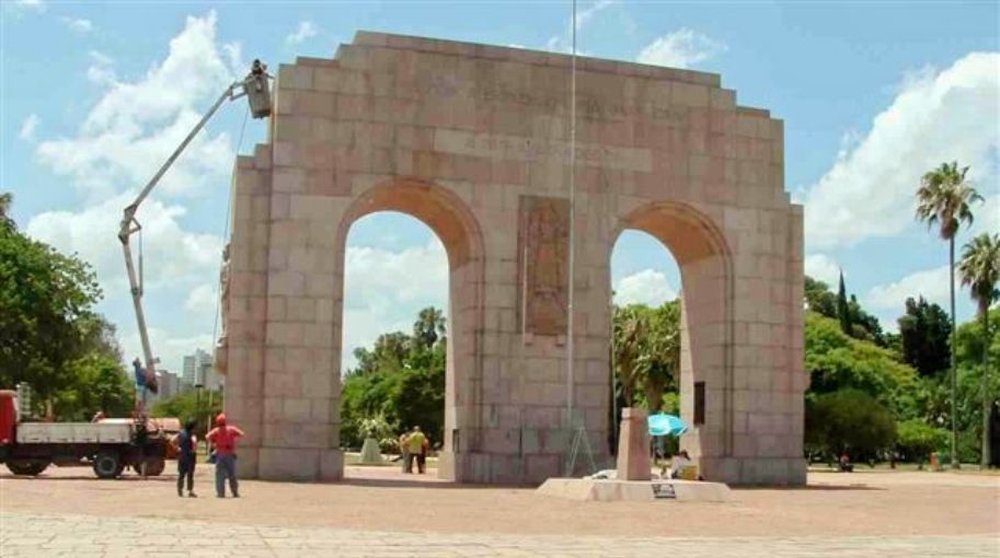 MONUMENTOS