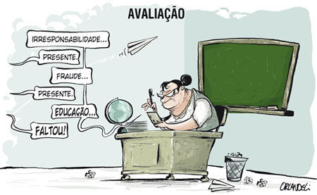 São 3 tipos de avaliação: PEDAGÓGICA - relação direta entre professor-aluno e permite a introdução de mais de um instrumento de avaliação...