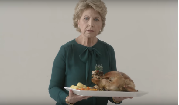 Yo pienso que hoy en día cuando el hombre o mujer deciden cenar, ella la mayoría de las veces se encarga de prepararla, y hasta en ¡celeb...