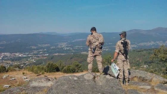 Centinela: Es Persona que vigila o está en observación de alguna cosa.