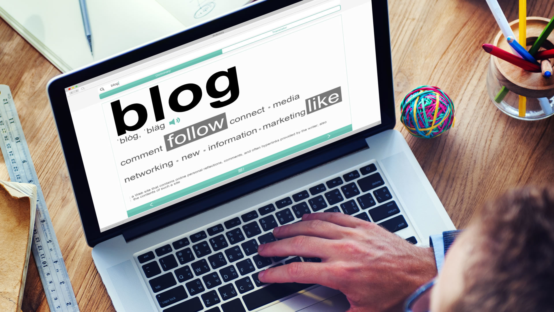 Blog: Página web, generalmente de carácter personal, con una estructura cronológica que se actualiza regularmente y que se suele dedicar ...