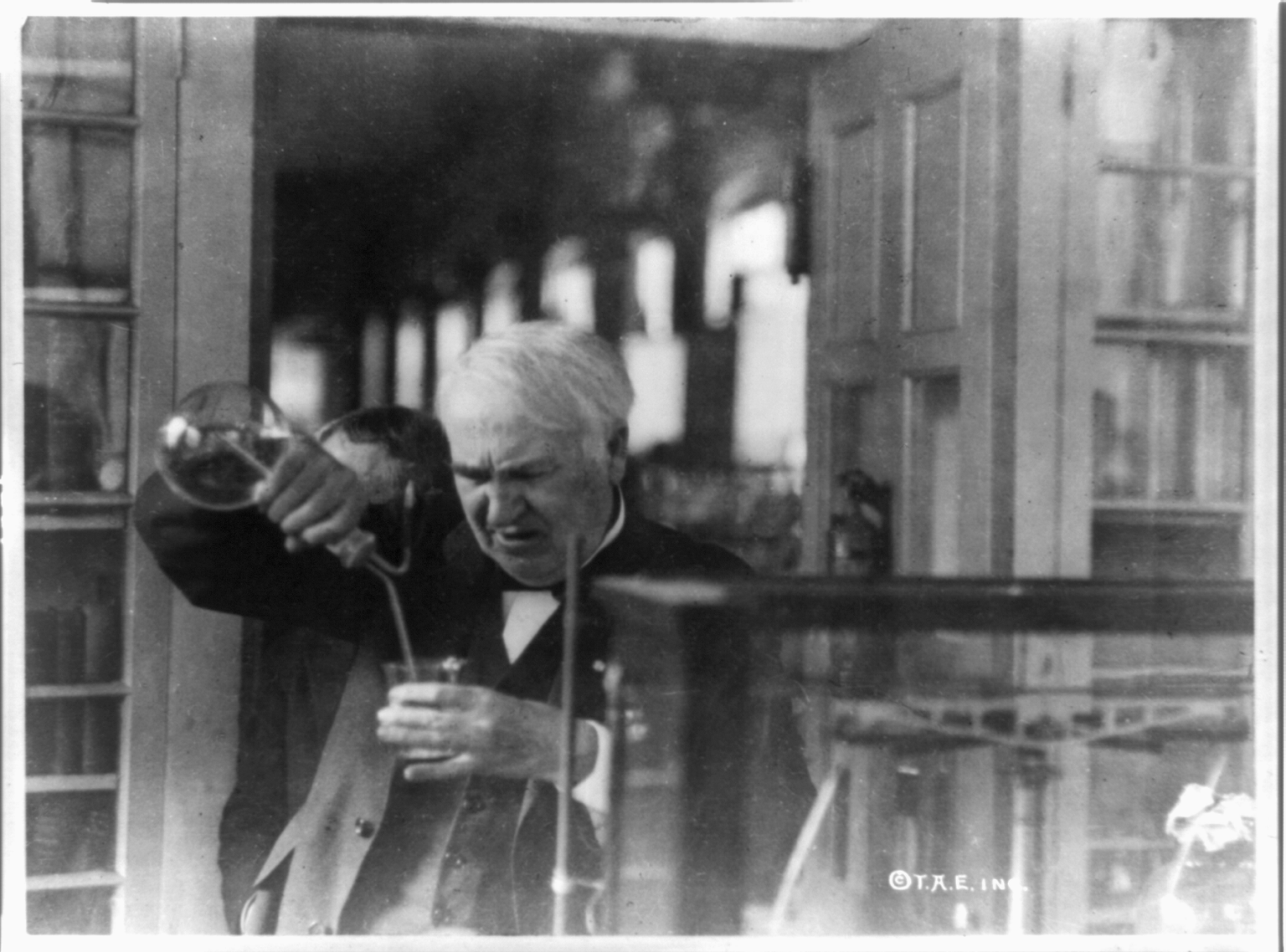 Aspectos negativos de Thomas Edison.