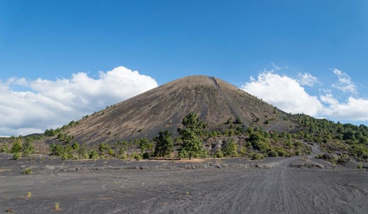 geo earthquakes,volcanoes and rivers(igcse cambridge)
