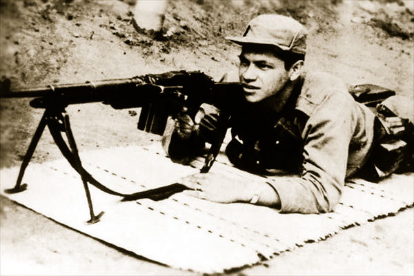TEOFILO ROJAS VARON "CHISPAS" Teófilo Rojas Varón alias "Chispas", (Rovira, Tolima, 1930 - Calarcá, Quindío, enero de 1963) fue un bandol...