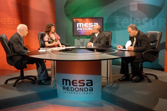 DIFERENCIAS Y SEMEJANZAS ENTRE DEBATE, MESA REDONDA Y PANEL DE DISCUSIÒN
