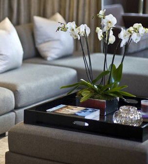1. WHAT IS YOUR HOUSE LIKE? (Como es su casa)