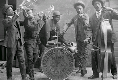 Los locos años 20 "Vanguardias Músicales Jazz y Charleston" :