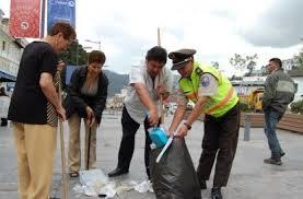 ORIGEN DE LA POLICIA COMUNITARIA SE DIO EN EL DISTRITO METROPOLITANO DE QUITO