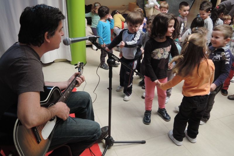 TALLERES/ACTIVIDADES PUNTUALES LLEVADAS A CABO POR Y/O CON LAS FAMILIAS DE LA E. I. ZALEO