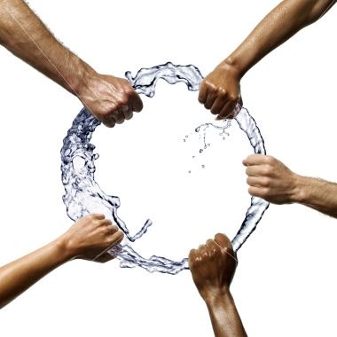 USO INADECUADO DEL AGUA EN LA LIMPIEZA DE SUPERFICIES COMO ACERAS Y CALLES (Duitama-Barrio San Jose)