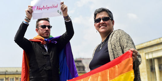 Adopción de niños por parte de personas homosexuales en colombía