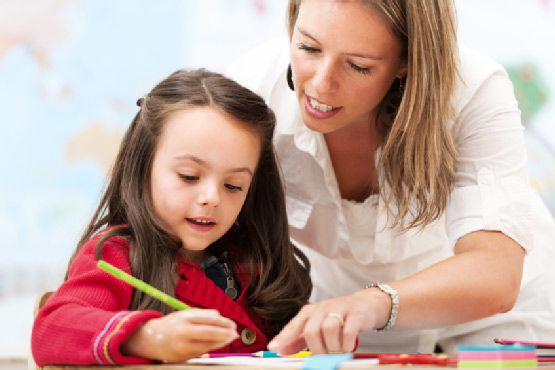 Materiales para Apoyar la Práctica Educativa Aprender a escuchar, aprender a hablar La lengua oral en los primeros años de escolaridad.