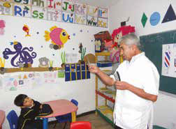 Materiales para Apoyar la Práctica Educativa Aprender a escuchar, aprender a hablar La lengua oral en los primeros años de escolaridad.