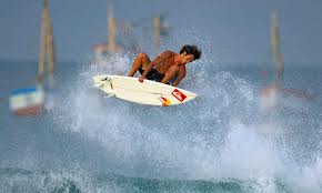 10 Mejores Playas en Perú para Surfear