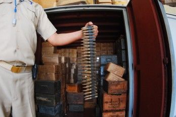ADMINISTRACIÓN DEL MATERIAL DE GUERRA Y EQUIPO ANTIDISTURBIOS DE LA POLICÍA NACIONAL