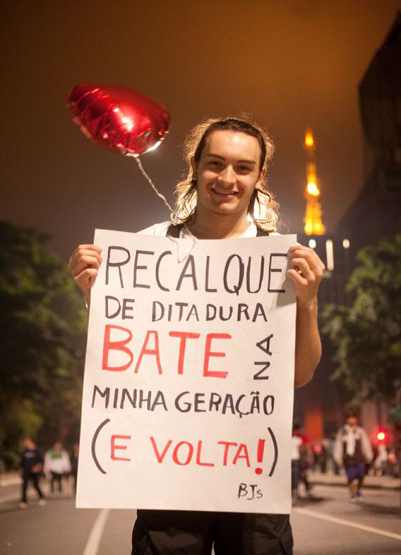 Praticas comunicacionais: Cartazes de protesto