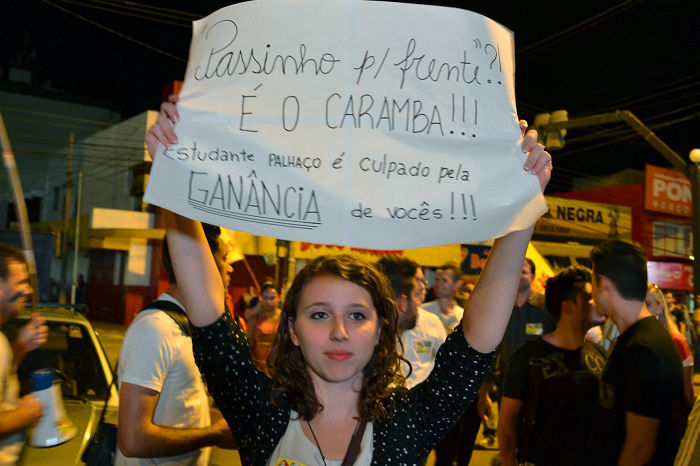 Praticas comunicacionais: Cartazes de protesto