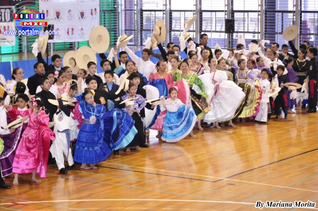 IMPORTANCIA DE LA FAMILIA Y LA ESCUELA EN EL PROCESO DE SOCIALIZACION DE LOS NINOS Y NINAS