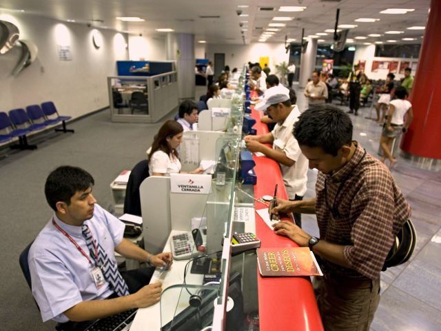 Devaluacion del peso con respecto al dolar y a la economia colombiana