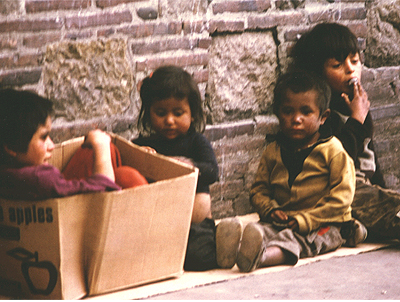 EL PARADIGMA SOCIO-CRÍTICO, REPRESENTACIÓN SOCIAL EN LA VIDA FAMILIAR Y PARTICIPACIÓN COMUNITARIA