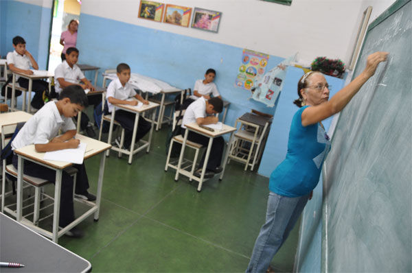 Algunos desafíos de la educación básica en el umbral de nuevo milenio y el plan de estudios 2011