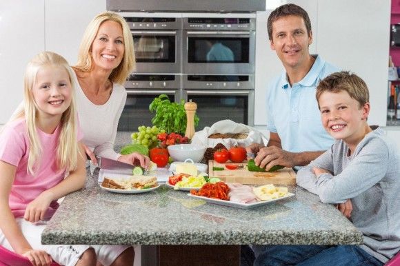 FORMAS PARA ENSEÑAR A COMER DE FORMA CORECTA