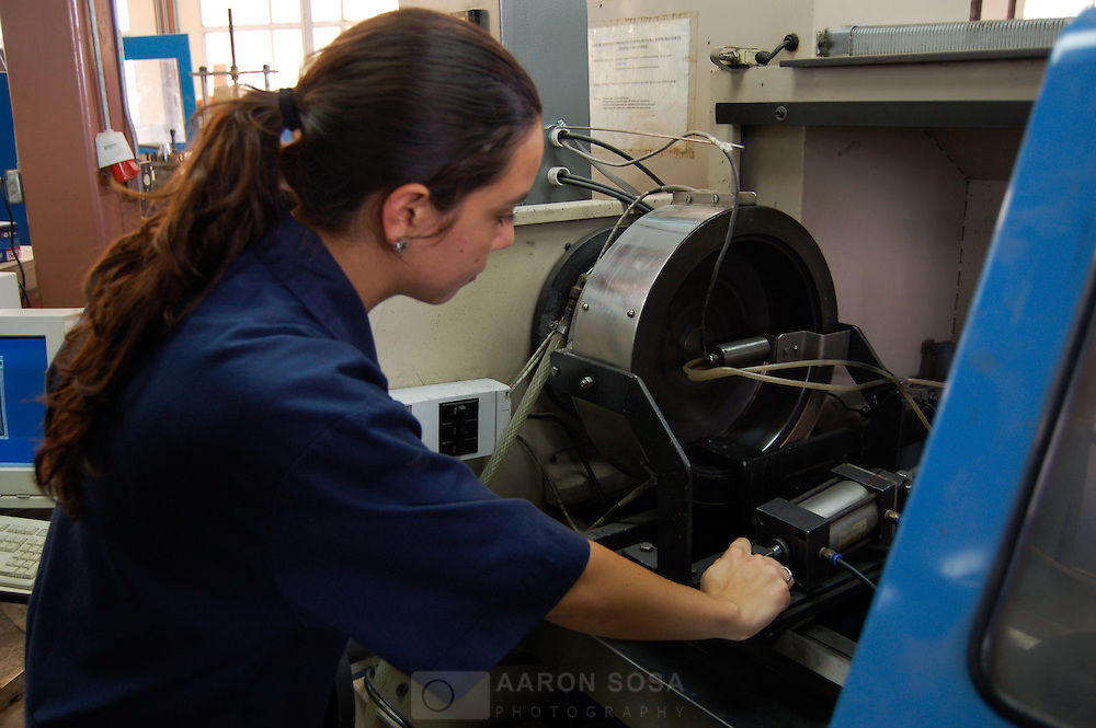 Institutos Nacionales que ayudan al desarrollo de la ciencia y la sociedad.