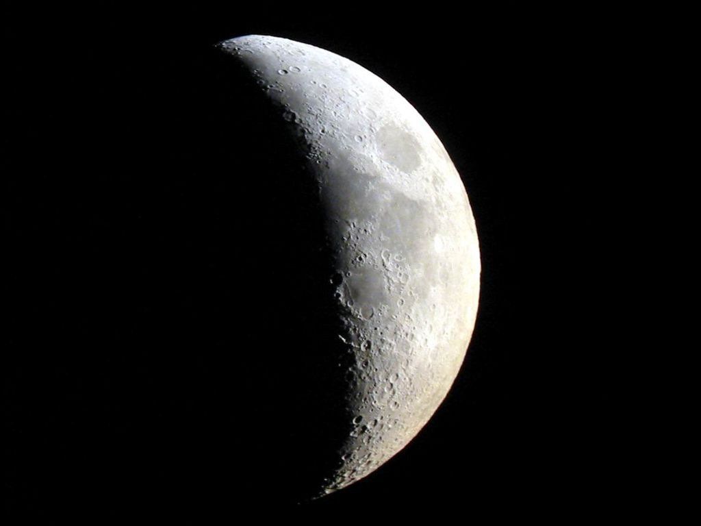 LA LUNA POR ANDRES FELIPE
