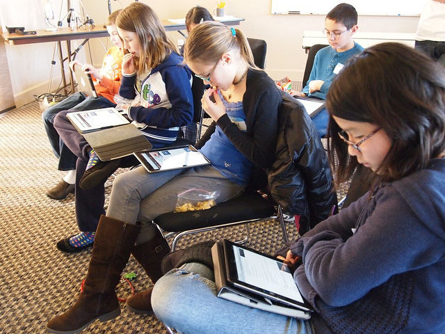 Tecnologías para la sala de clases presencial y virtual