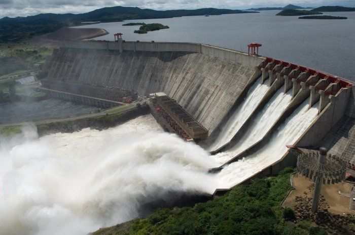 "REFLEXIONES SOBRE EL PAPEL DE LA INGENIERÍA CIVIL EN LA EVOLUCIÓN DEL MEDIO AMBIENTE EN COLOMBIA"
