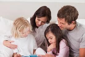 ¿Qué aspectos del estilo de vida actual de los padres hace más vulnerable a los niños en su primera