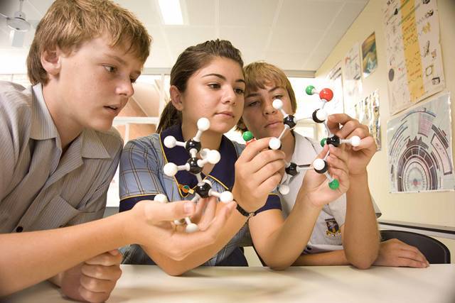 ETAPAS DEL DESARROLLO DEL NIÑO según J. Piaget