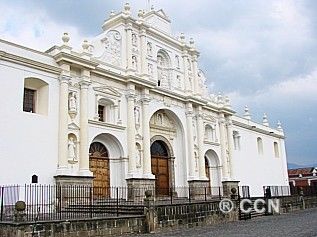 Instituciones y Elementos de la Colonizaciòn que inciden en las estructuras actuales del paiz