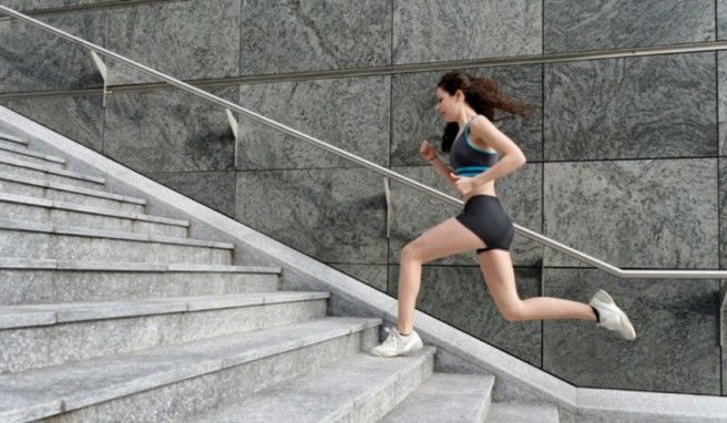Equilibrio ácido-base después del ejercicio muscular intenso y de la ingestión de NaHCO3