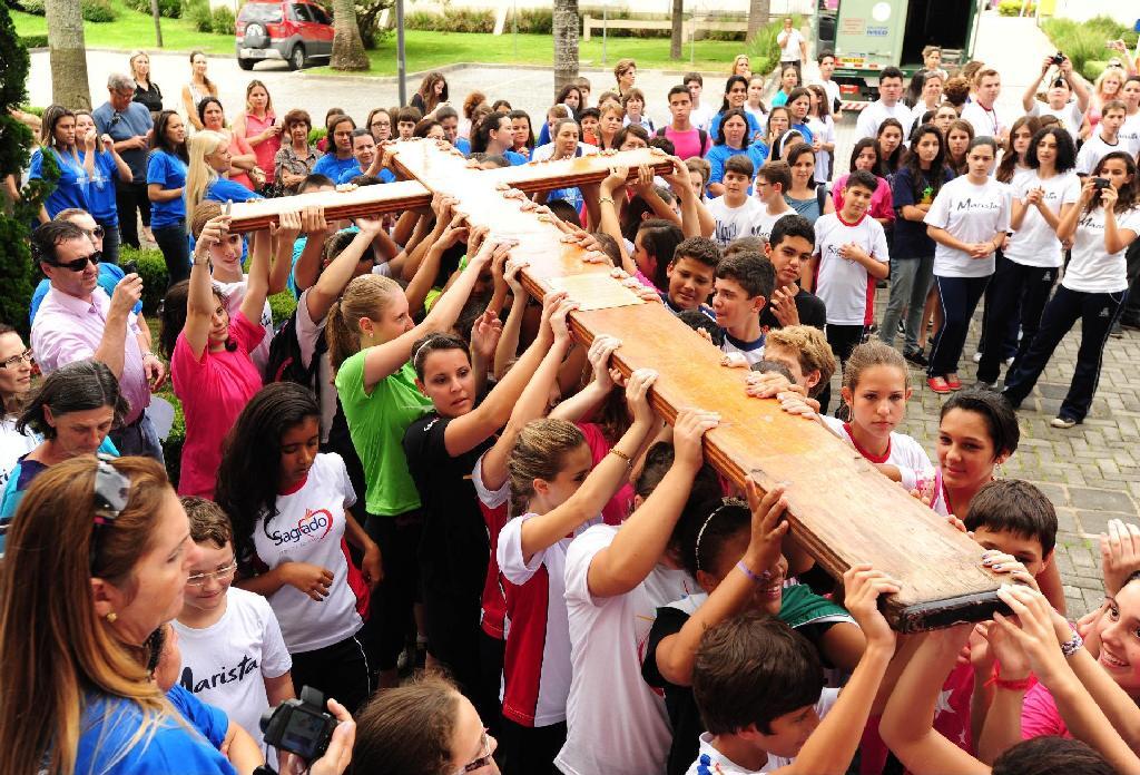 Dimension trinitaria y eclesial de la espiritualidad mariana