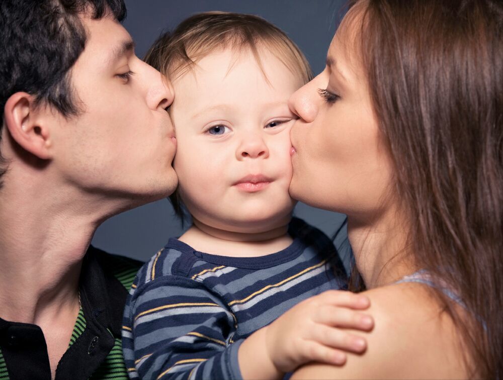 El Significado Y El Compromiso Social De La Maternidad Y Paternidad En La Adolescencia. Los Derechos Reproductivos.