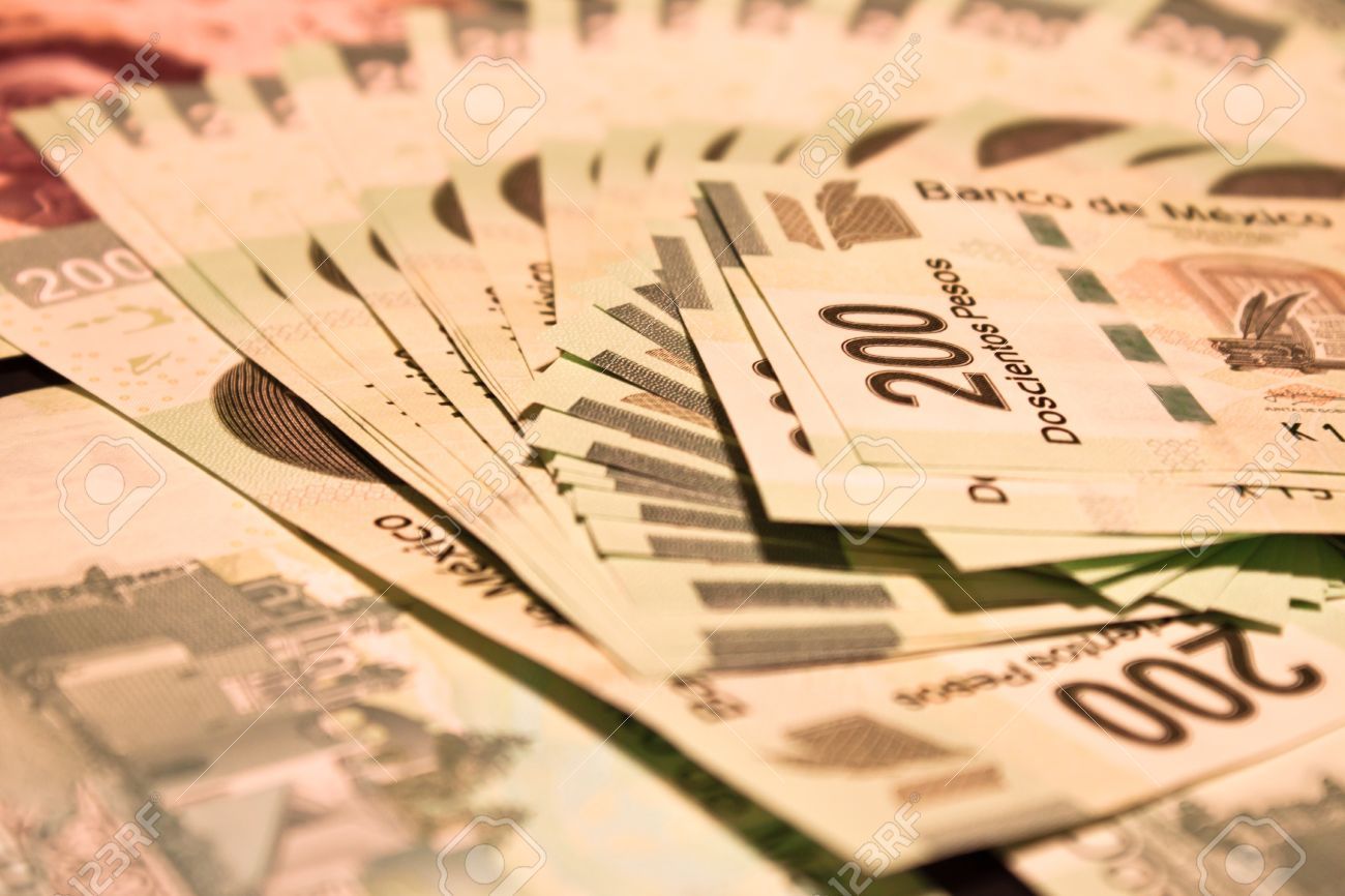 Analizas la estructuray el desarrollo econimicoy politico de la poblacion