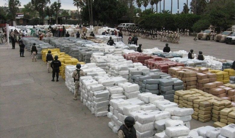 Venta ilegal de drogas y armas.