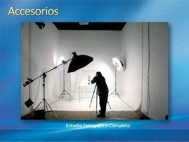 Que elementos se emplean en un estudio fotográfico.
