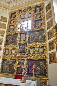 INTERIORES